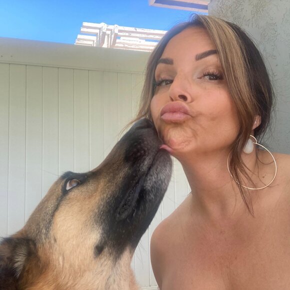 Meet your Posher, Maggie - Picture 3 of 4